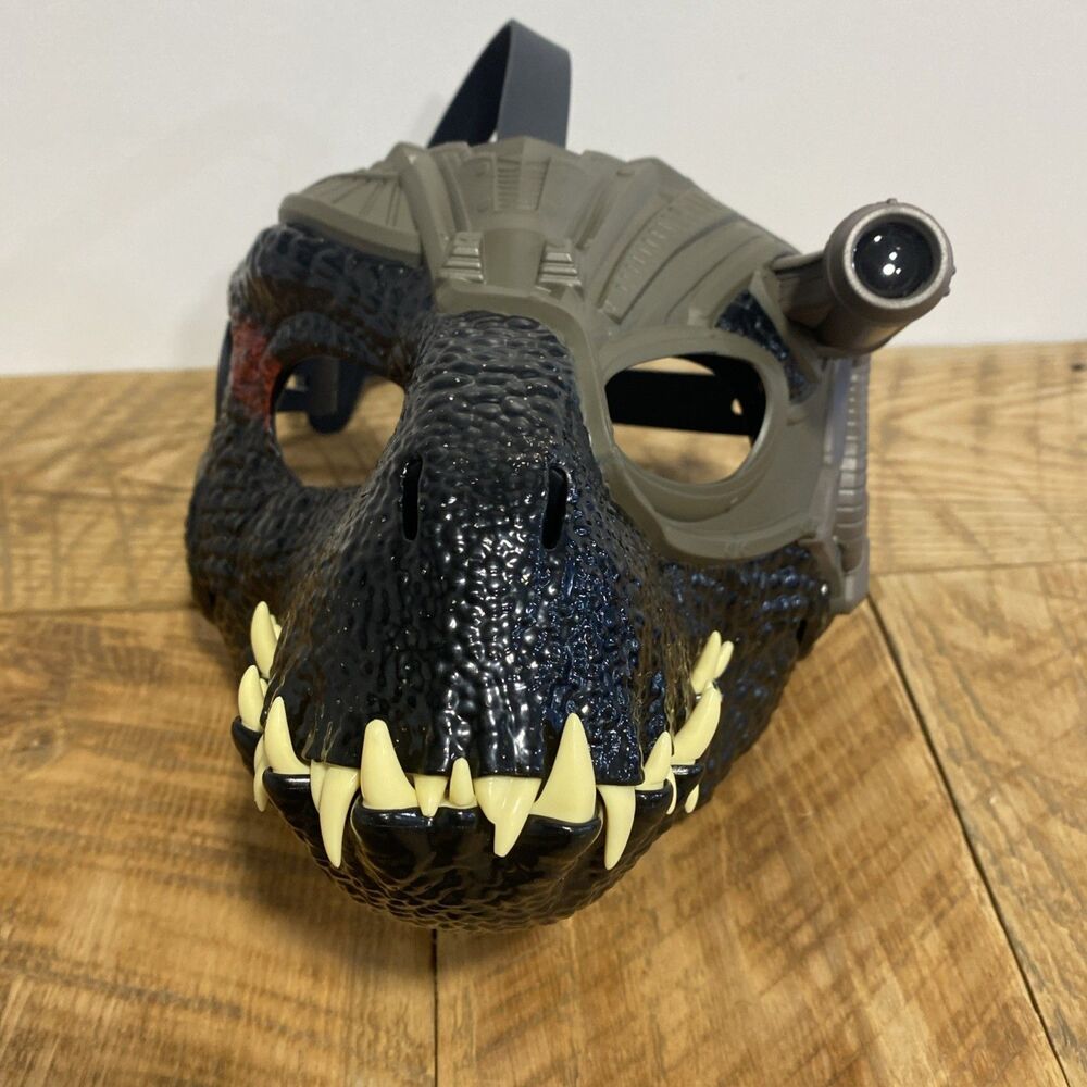 Jurassic World Track 'n Roar Dinosaur Mask with Tracking Gear, Light & Sound